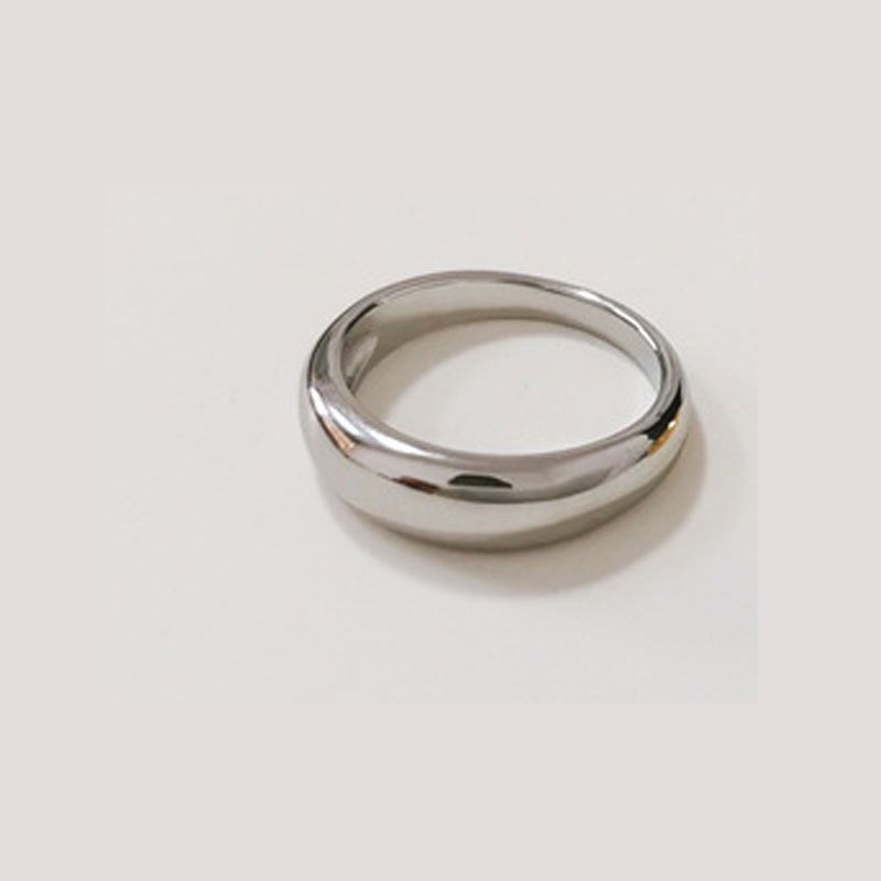 Anello da donna alla moda, semplice, rotondo, liscio e curvo, in acciaio inossidabile placcato oro 18 carati._voghion.com