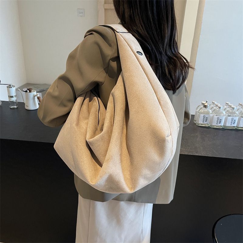 Casual And Relaxing Large Capacity Bag For Women's New Autumn And Winter Commuter Shoulder Bag Suede Tote Bag_voghion.com