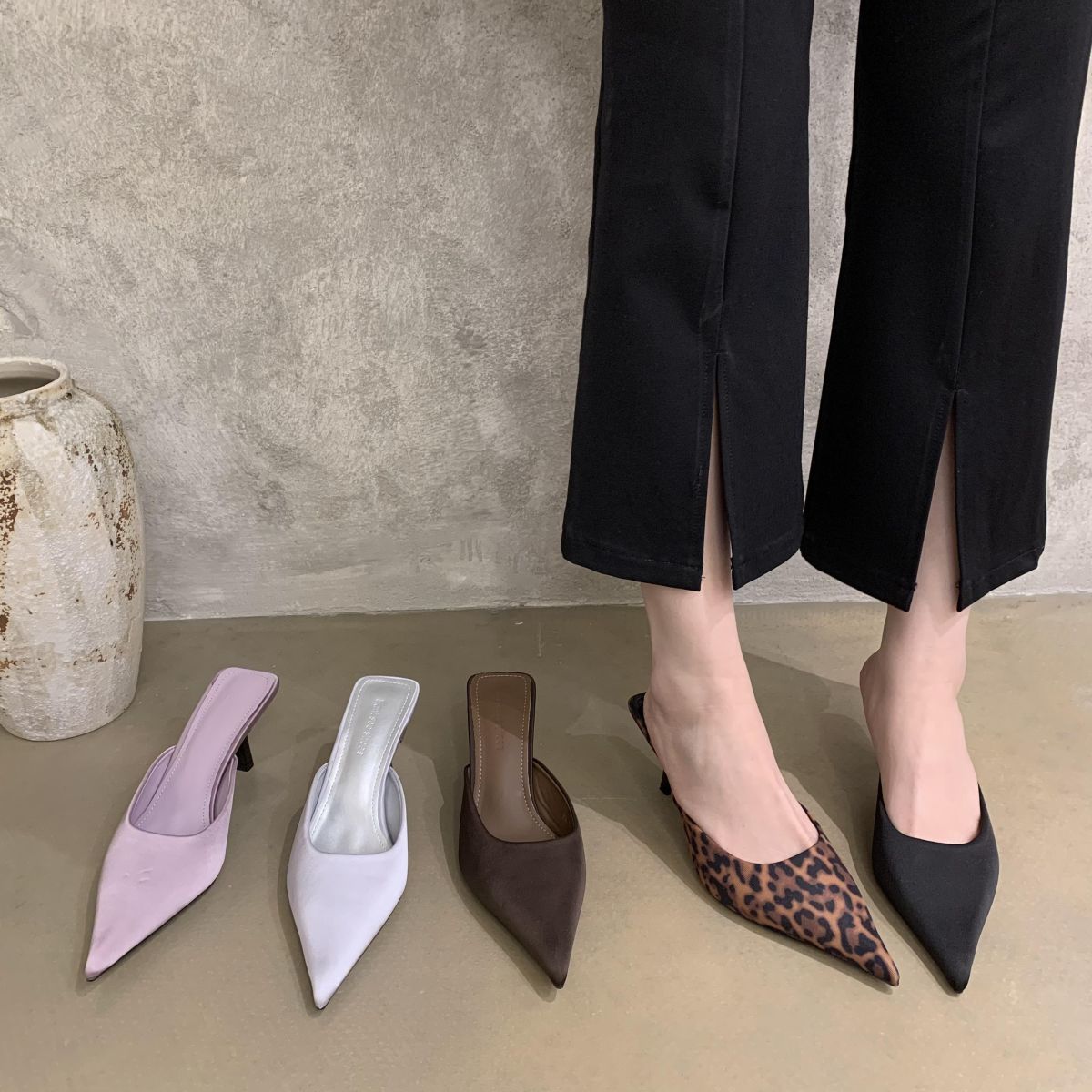 Scharfe, spitze Baotou-Hausschuhe mit hohen Absätzen 2025 Neue, champagnerfarbene Seide Vielseitiger und schöner schmaler Absatz Cool Half Drag_voghion.com