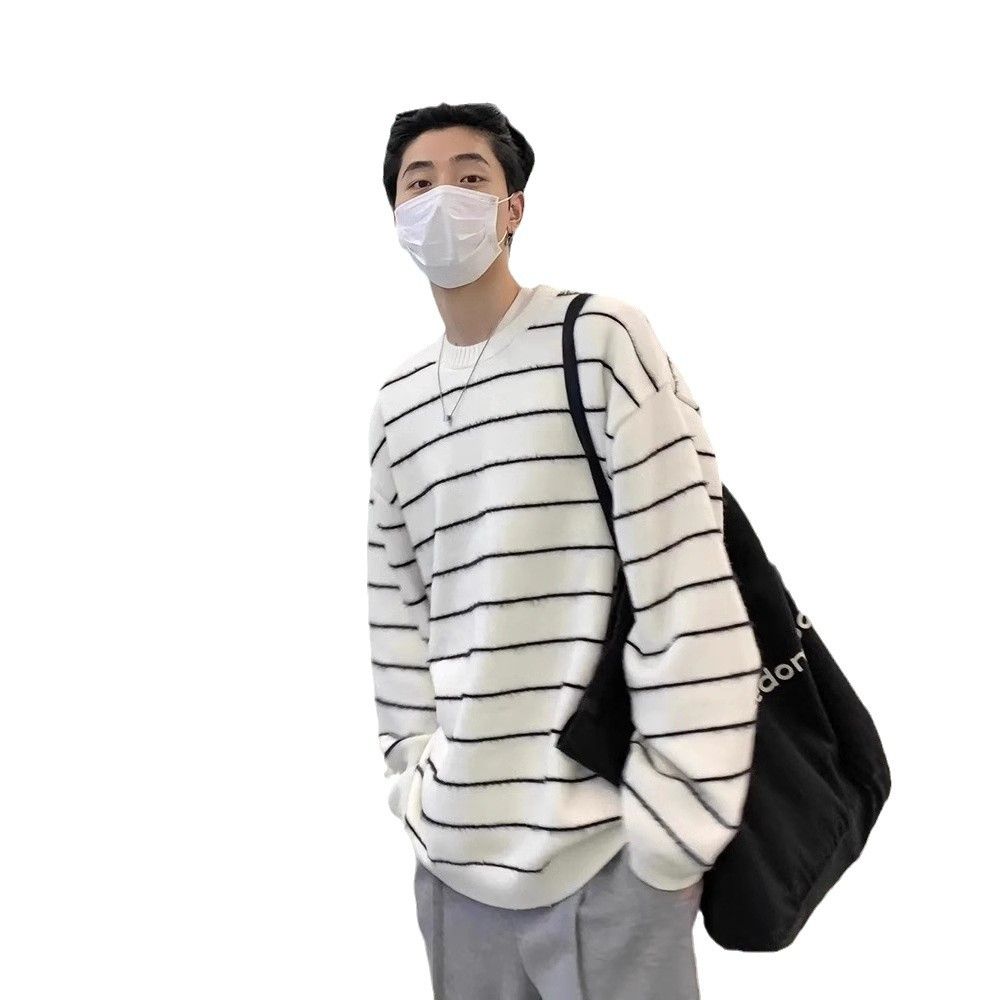 New black and white striped round neck sweater for men's autumn and winter long sleeved top with retro interior and base layer_voghion.com