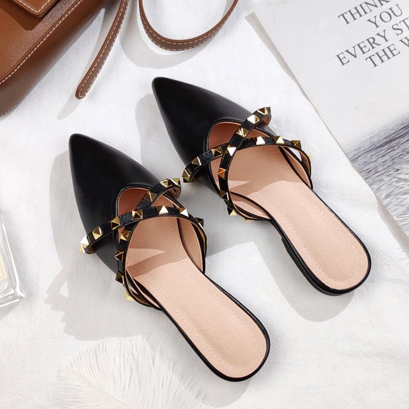 Summer New Baotou Half Cool Tuo Women's Pointed Flat Bottom Riveted Outward Wearing Lazy Muller Shoes Small Size 32-33_voghion.com