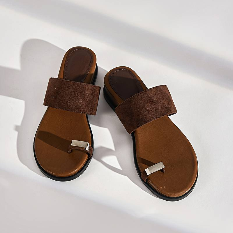 MingLiu Top Layer Sheepskin With A Straight Strap For Wearing Outside, Clip On Toe Sandals, 2025 Summer New Slippers For Women's Beach Semi Trailers_voghion.com