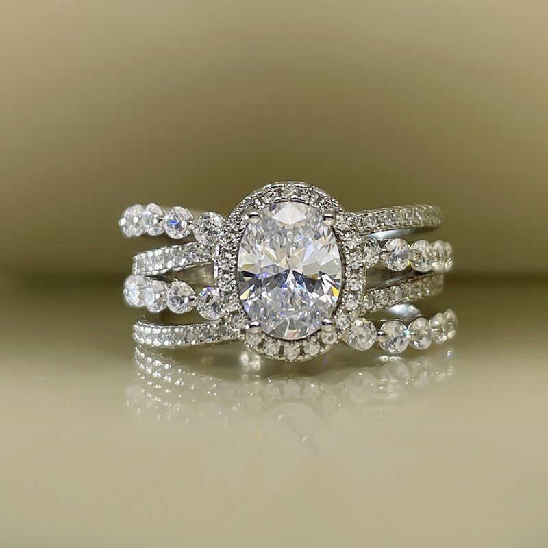 Conception de niche féminine de tempérament de Cao Shi, sensation haut de gamme, luxe léger, bague ovale, main multicouche personnalisée_voghion.com