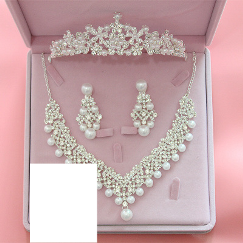 Factory direct sales new bridal jewelry alloy rhinestone pearl necklace crown three-piece set sweet wedding accessories_voghion.com