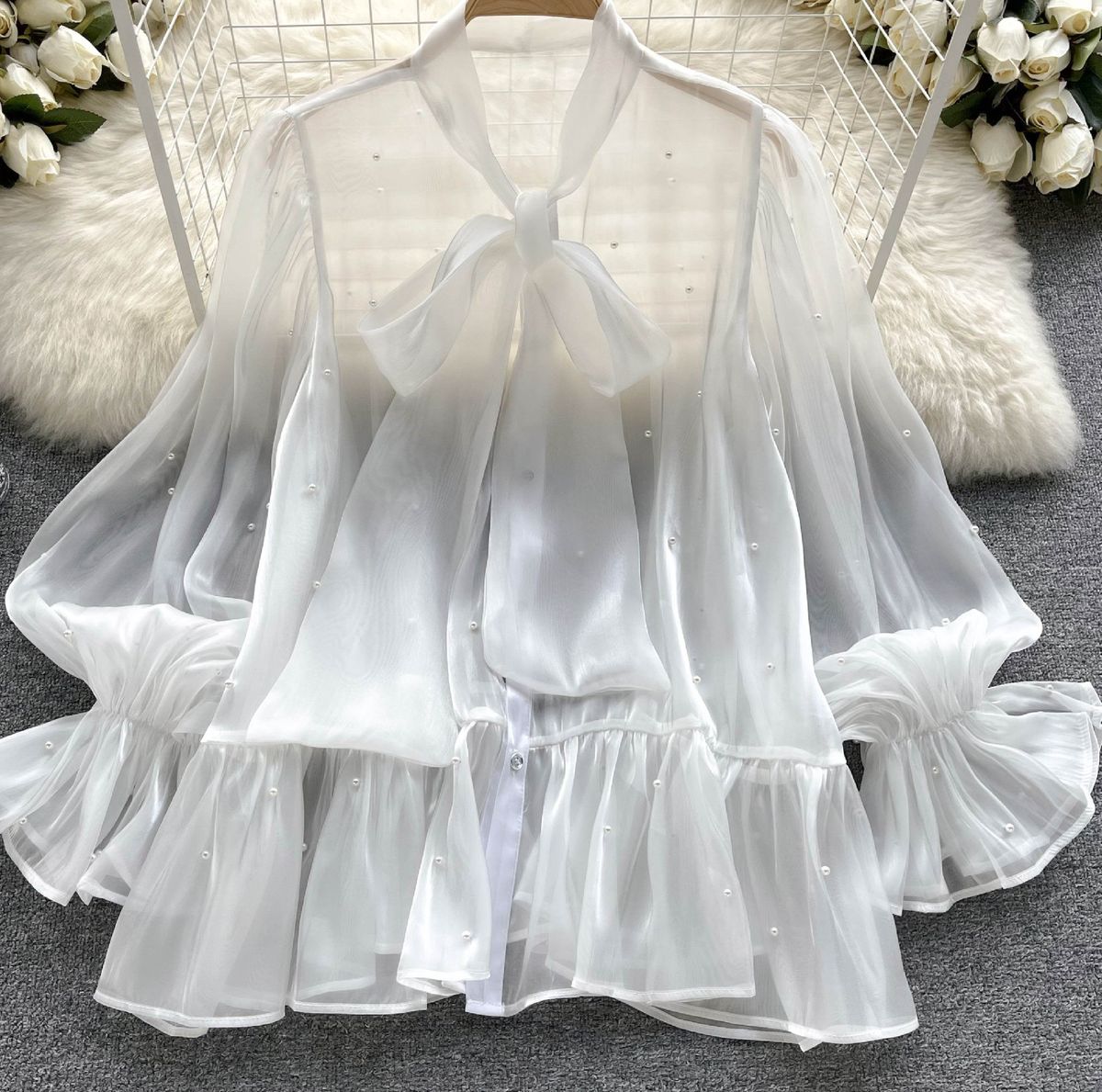 High-End-Nischen-Design Perlen Schleife Glocke Ärmel Shirt Herbst Damen Ladylike Shirt_voghion.com