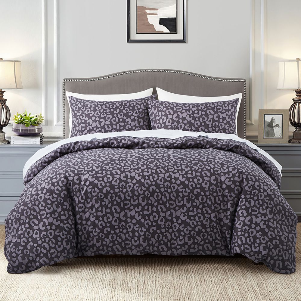 Luxury Leopard Print Duvet Cover Set - 3-Piece Reversible Bedding 100% Satin Silk Double-Sided Design & Hypoallergenic Glamorous & Soft_voghion.com