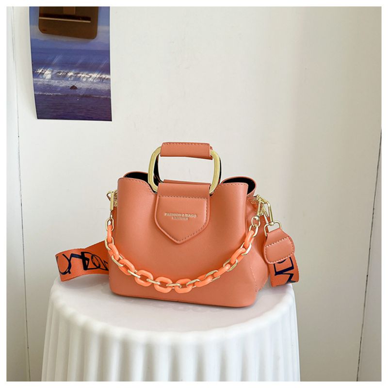 Grenzüberschreitende neue Handtaschen für Damen, vielseitige Retro-Umhängetasche mit breitem Schultergurt, modische Pendler-Schultertasche mit Kette_voghion.com
