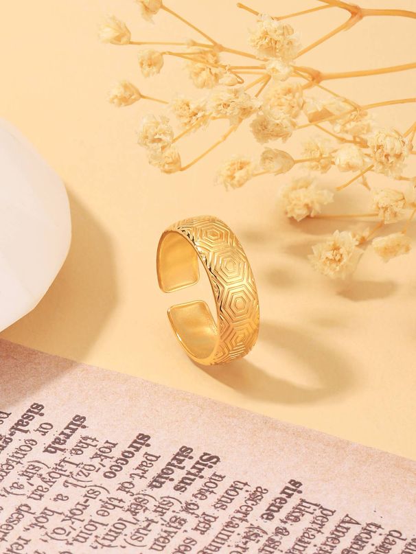 Personalisierter offener Ring mit geometrischem Sechseck-Print_voghion.com