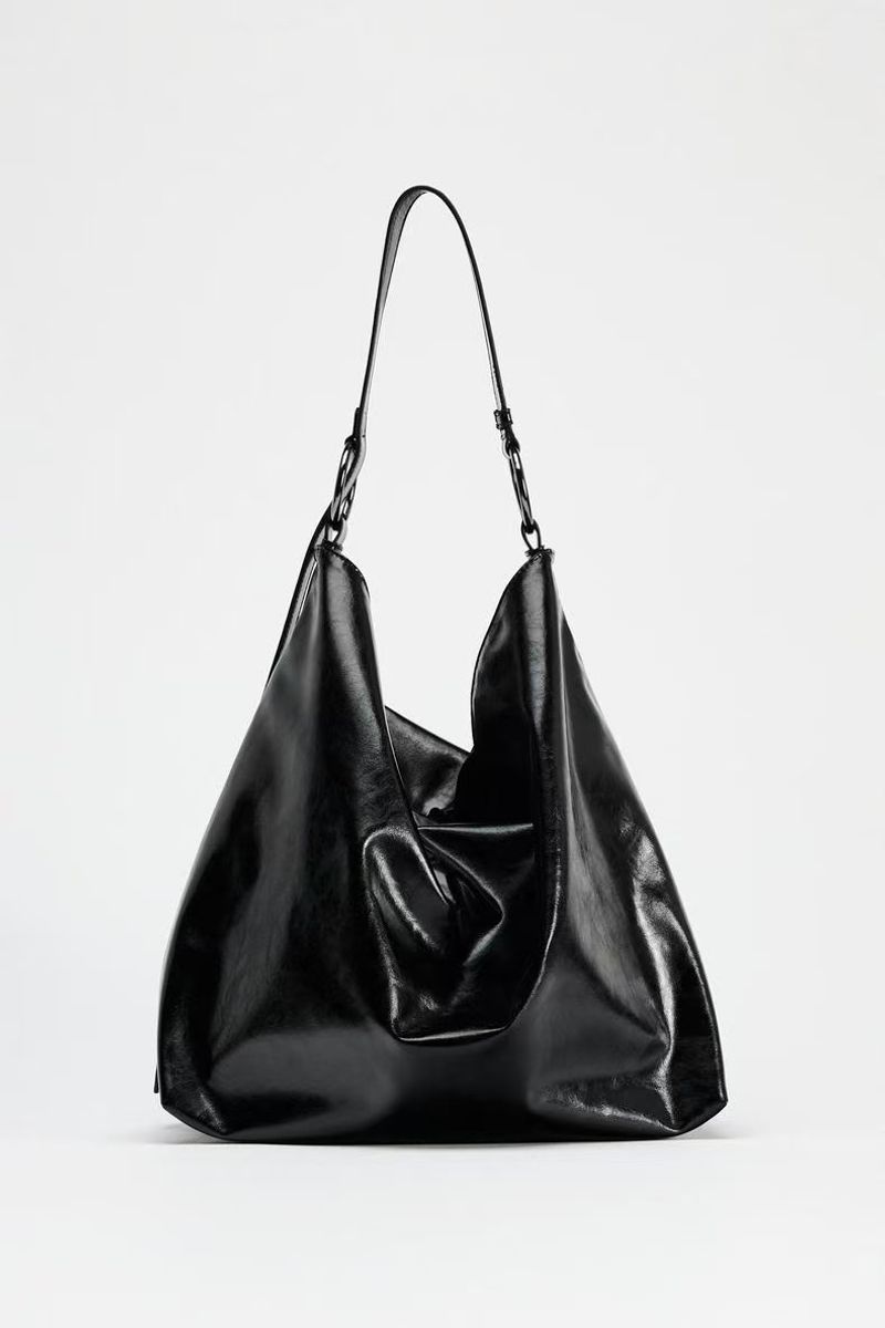 Women's 2025 Spring New Black Reversible Soft Leather Large Capacity Bag_voghion.com