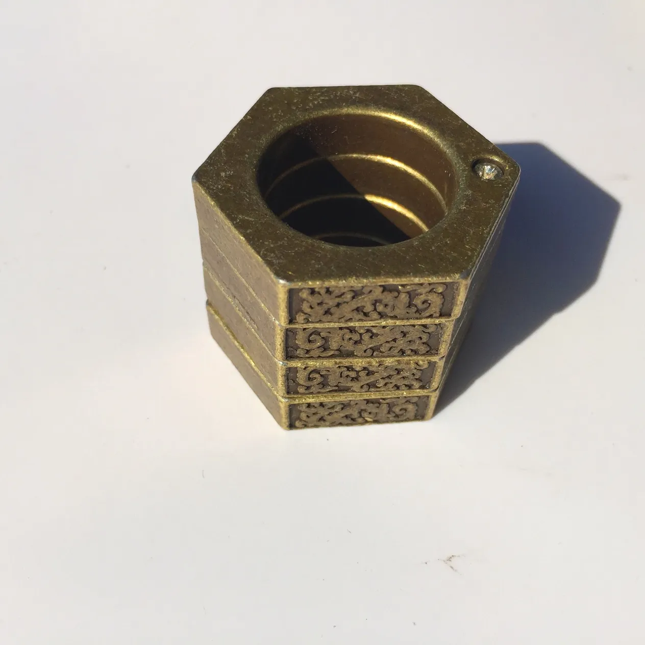 Clé ronde de personnalité d'usine, anneau hexagonal, clé carrée, jeu cool en plein air, auto-défense, brise-vitre d'urgence_voghion.com