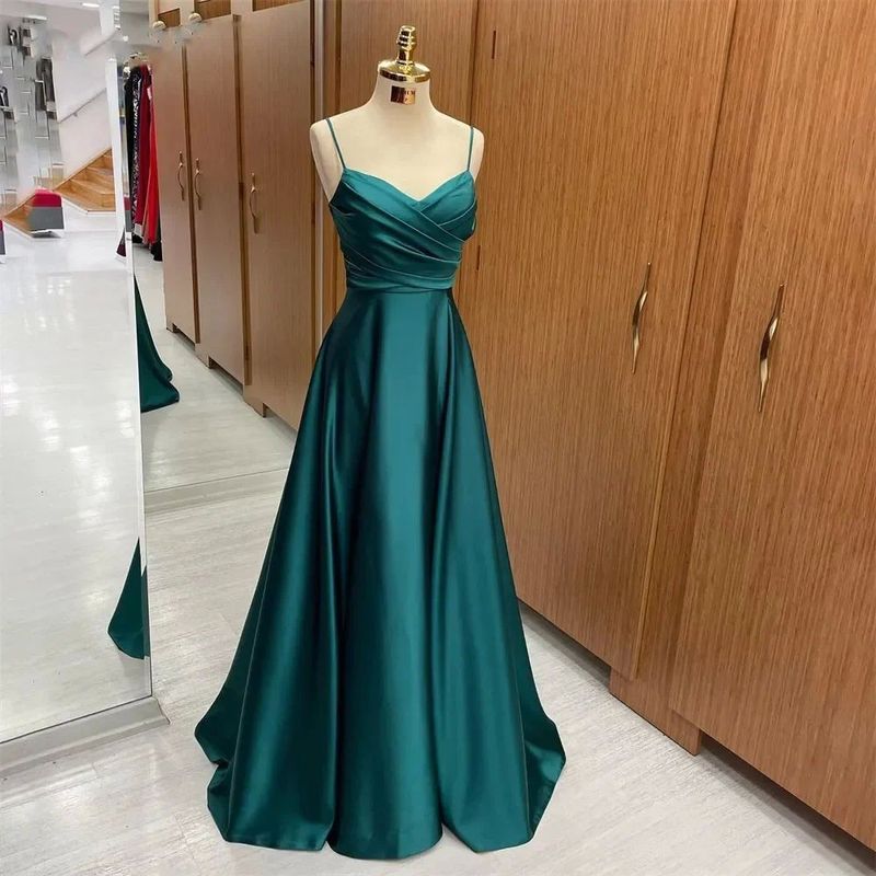 Robe de soirée de mariage simple à col en V et bretelles vert foncé pour femme_voghion.com