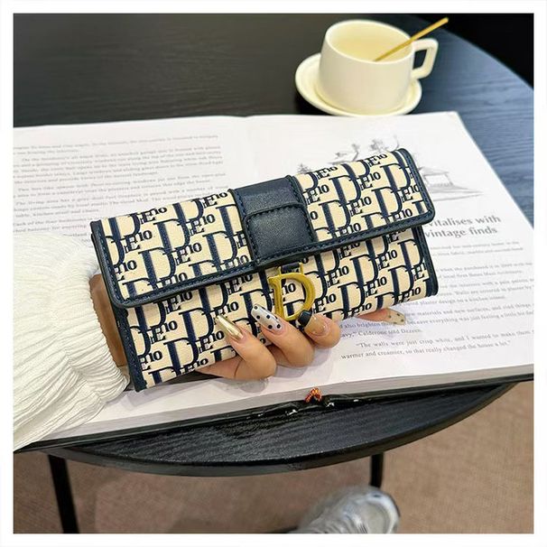 Designer Bag Women's Long Vintage Pattern Large Capacity Wallet,D Buckle,Short Three-fold Clutch Bag_voghion.com
