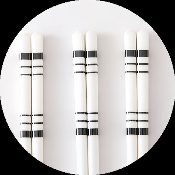 Ensemble de baguettes minimalistes en céramique - Baguettes en porcelaine fine fabriquées à la main avec des motifs artistiques, résistantes à la chaleur et faciles à nettoyer_voghion.com