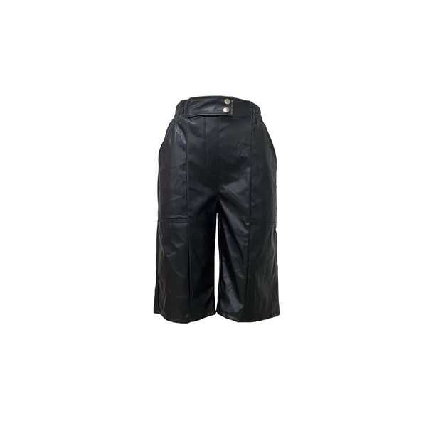 Women's Distressed PU Leather Cargo Shorts – Relaxed Fit With Multiple Pockets (S-XXL, Black)_voghion.com