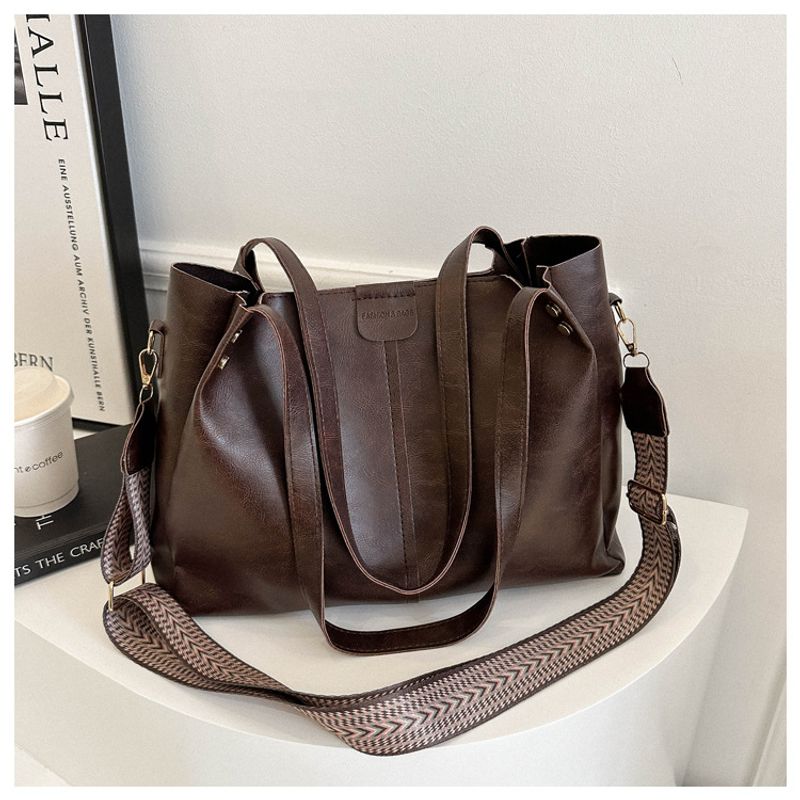 Capacity Commuting 2024 New Spring Texture Wide Strap Cross Shoulder Handheld Extra Large Bag_voghion.com