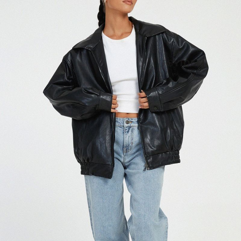 Cappotto in pelle da donna. Giacca in pelle pu femminile, moto, esplosione del vento_voghion.com