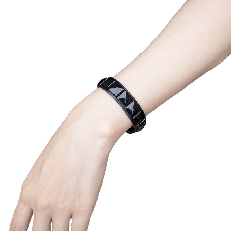 Bracciale da uomo con rivetti quadrati multicolori punk, stile casual, alla moda_voghion.com