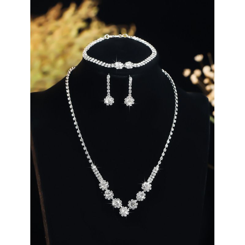 Conjunto de joias de jantar de três peças com borlas, brincos, pulseiras e colares de luxo com flores e diamantes franceses_voghion.com