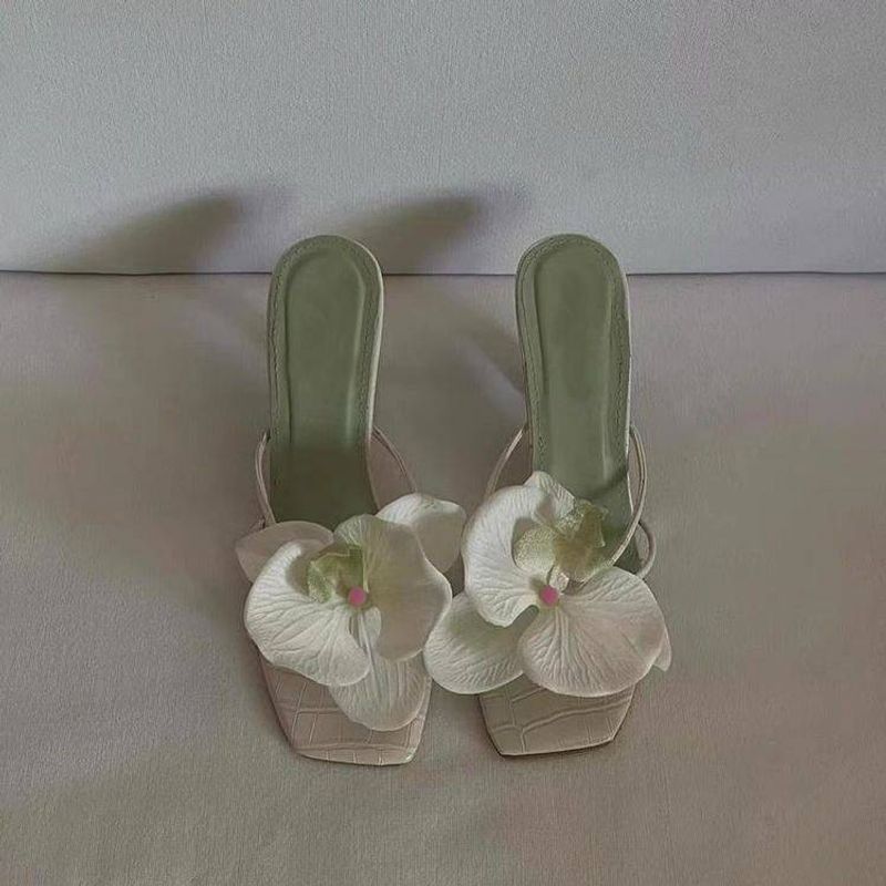 Damenschuhe Internet-Berühmtheit Blumendekoration Reise-Strandschuhe Neue Stil Clip Toe High Heeled Sandalen für Frauen zum Tragen draußen im Sommer_voghion.com