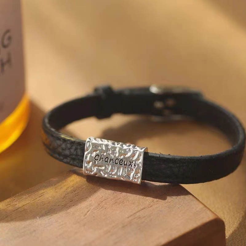 English Letters Leather Rope Female Niche Design, Fashionable Personality, Internet Celebrity Versatile Bracelet, 2023_voghion.com