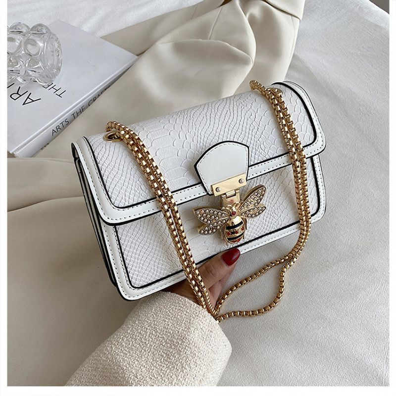 2023 neue Schulter Crossbody Damentasche Mode Kette Tasche Net Red Bee Light Luxus kleine quadratische Tasche_voghion.com