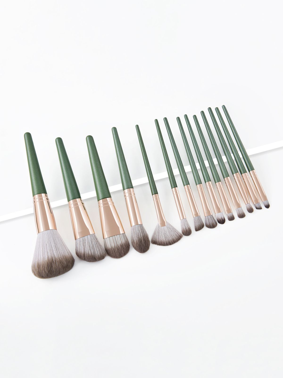 Set di pennelli per trucco Green Cloud da 14 pezzi Set di bellezza GUJHUI_voghion.com