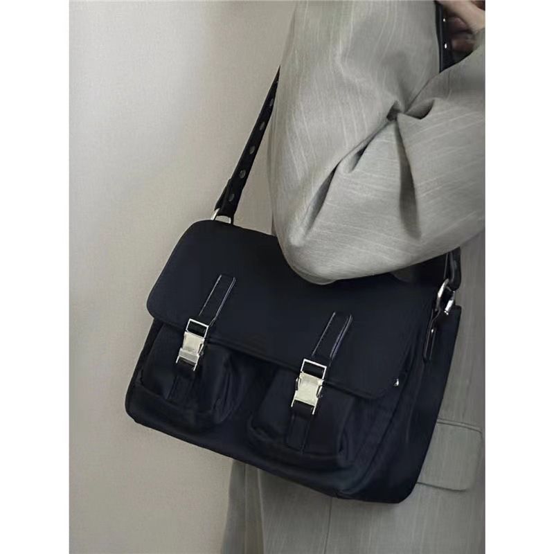 Versatile One Shoulder Workwear with Unique Texture, Fashionable Classroom, Postman, Charter Aircraft, Commuter, Canvas_voghion.com