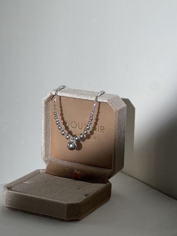 Colar de pérolas de metal prateado de alta qualidade para mulheres, personalidade francesa retrô, simples, versátil, temperamento, colar com corrente de clavícula_voghion.com