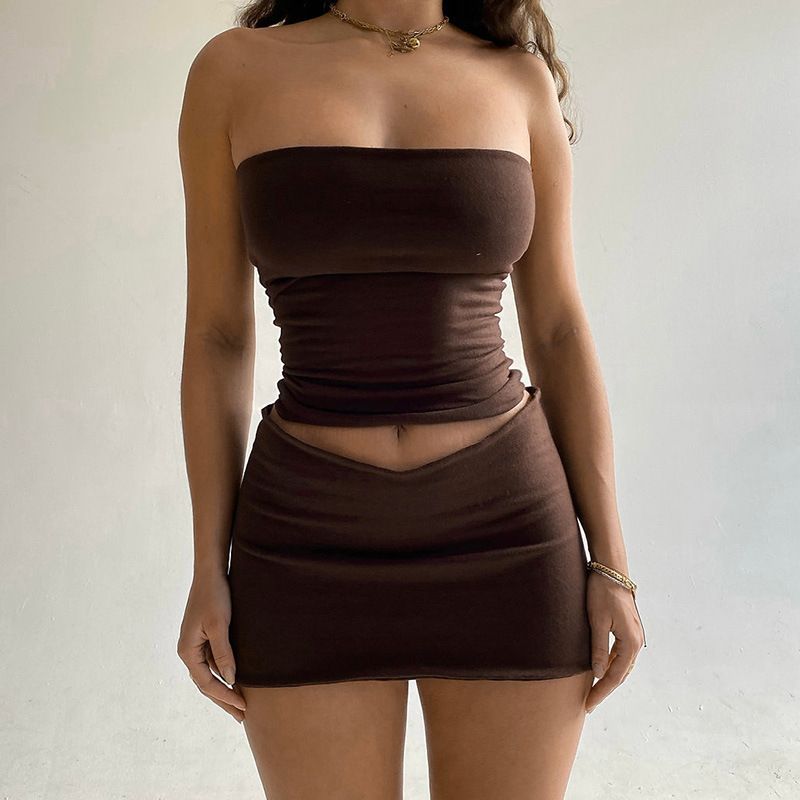 Une ligne soutien-gorge court nombril exposé haut + slim fit wrap fesses jupe courte 2 pièces fille épicée ensemble_voghion.com