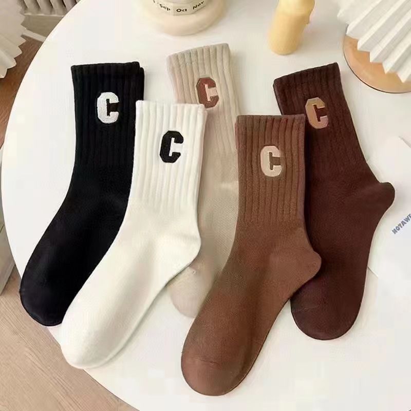 Calcetines de algodón de color liso para otoño e invierno para hombre y mujer, populares con la letra C grande, absorbentes del sudor y desodorantes, para estudiantes, calcetines deportivos de media pantorrilla Zhuji_voghion.com