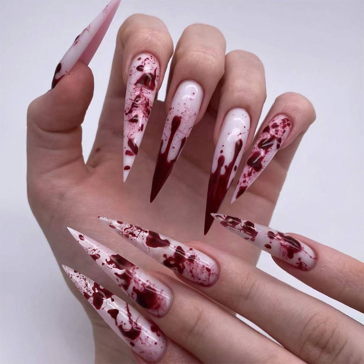 Manicure francese di Halloween, unghie lunghe e appuntite, unghie finte, suggerimenti per nail art_voghion.com