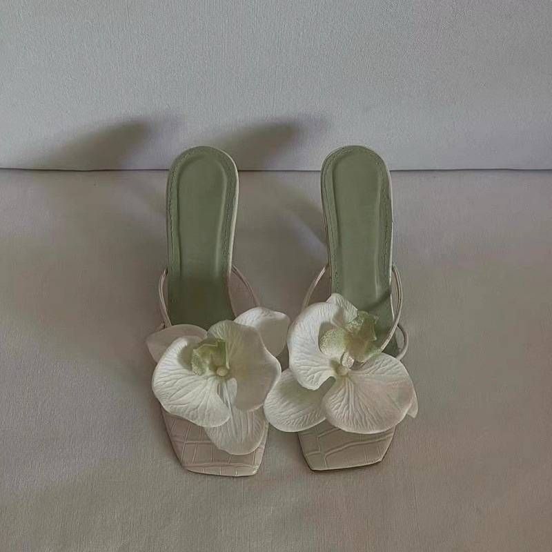 Nye blomsterpyntede sandaler med klips og høye hæler for sommerkvinner_voghion.com