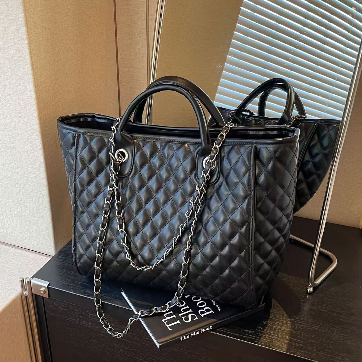 Designer Bag Ladies' Bag Tote Bag Ball Quilted Chain Bag High-end Luxury Bag_voghion.com