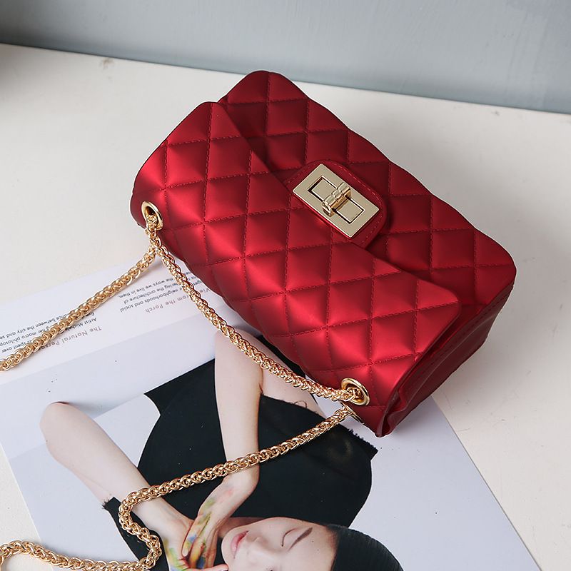 Borsa a tracolla monospalla piccola ed elegante, trapuntata opaca, in stile coreano, 2023, in gelatina_voghion.com