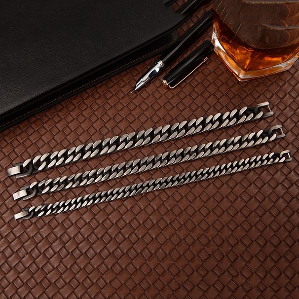 Bracciale creativo da uomo 2023 con doppia trama a quattro lati in titanio lucido e catena cubana_voghion.com