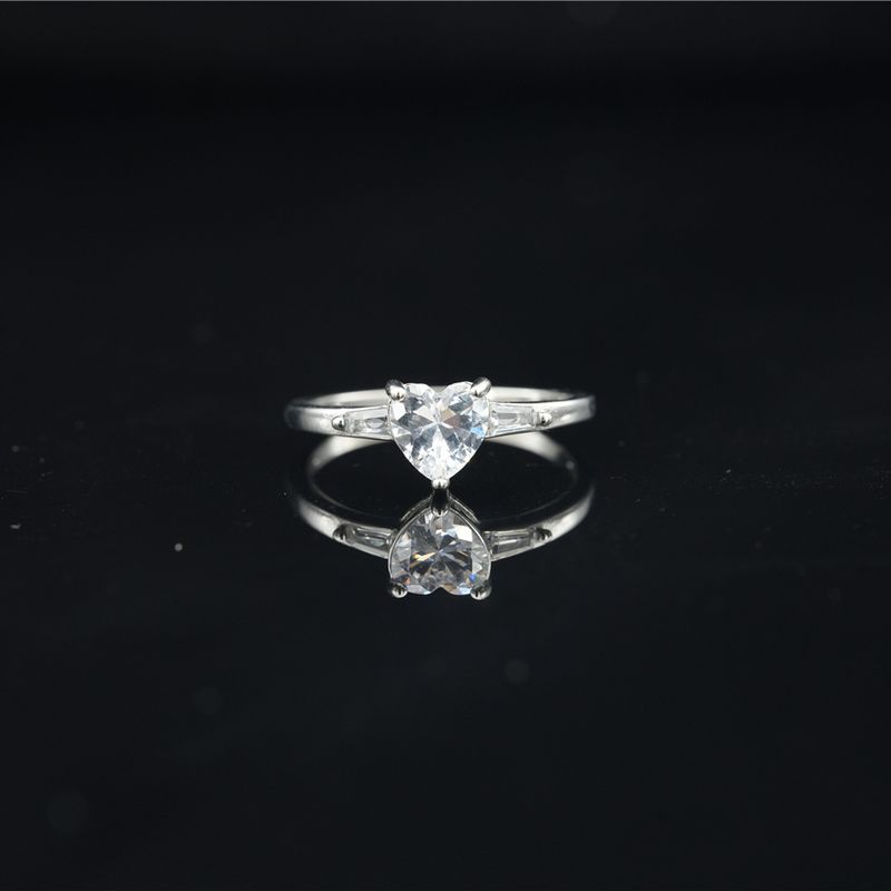 Anel de diamante de moissanita em formato de coração, simples e moderno, estilo coreano, para mulheres, com personalidade da moda, proposta de design de nicho_voghion.com