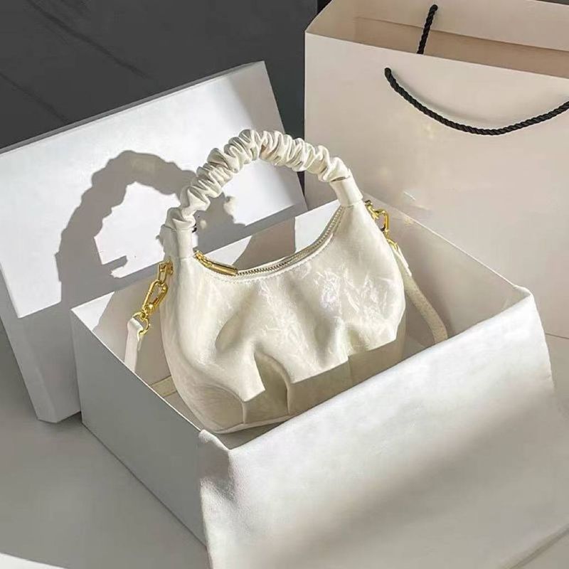 2025 New Cloud Bag, Pleated Small Carry-on Bag, Handbag And Messenger Bag With A High-end Feel, Small Cloud Bag_voghion.com