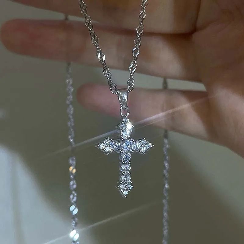 Light Luxury Zircon Cross Pendant Necklace For Women, Unique Design, Niche Style, Simple And Versatile, Elegant Choker_voghion.com