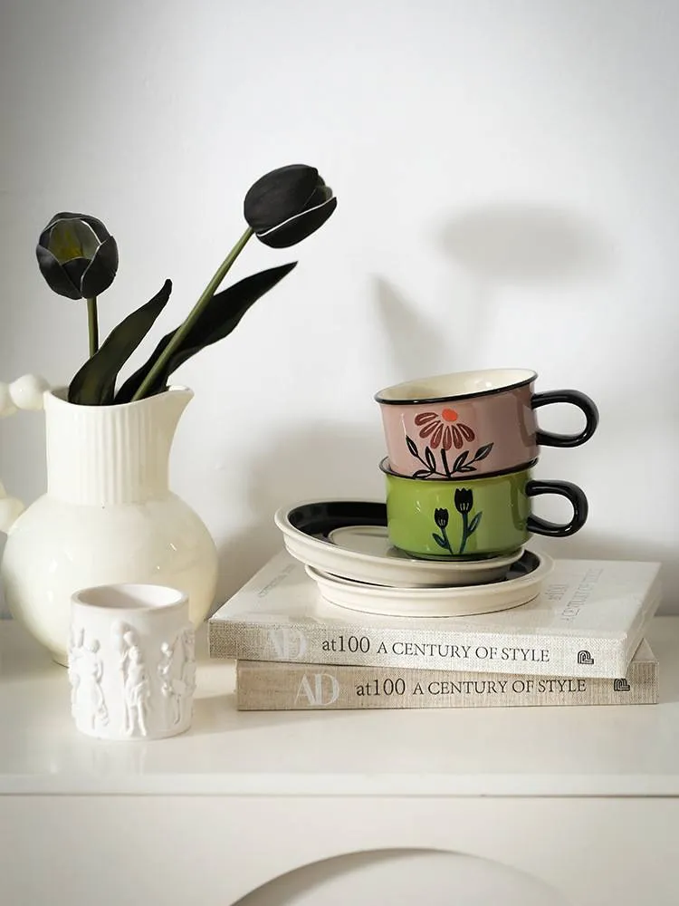 Ar rokām apgleznota ziedu keramikas krūze Retro nišas kafijas krūze un apakštasīšu komplekts Latte ziedu tējas krūze_voghion.com