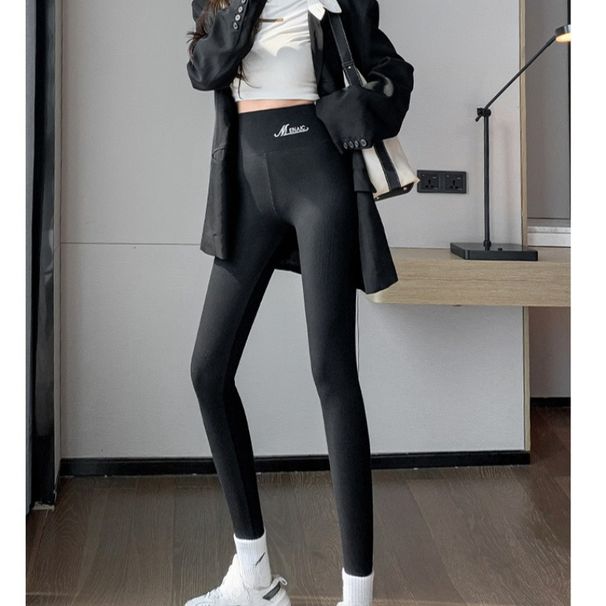 Leggings da donna a vita alta, elastici, snellenti e modellanti con gamba affusolata; adatti per essere indossati_voghion.com