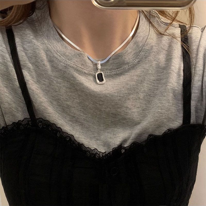Sterling Silber VENUS Silber Halskette mit schwarzem Zirkon und flüssiger Lava für Frauen und Mädchen, Schlangenknochenkette, Buchstaben-Schmuck, Geschenk_voghion.com