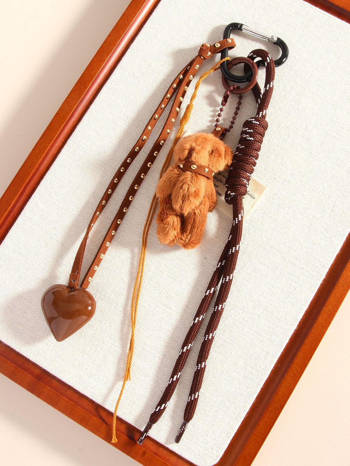 Breloques de sac faites à la main, pendentif de sac créatif en forme d'ourson avec nœud d'amour, porte-clés, pendentif de téléphone portable_voghion.com