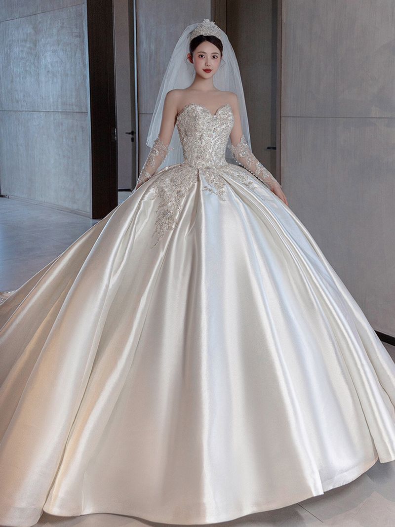 Abito da sposa in raso da donna 2024 nuova sposa petite filato principale Top a tubo retrò francese filato bianco di alta qualità_voghion.com