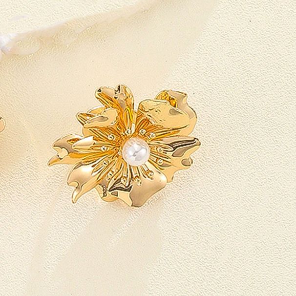 3D Flower Pearl Earrings Gold Exaggerated Jewelry High-end Women's Accessories_voghion.com