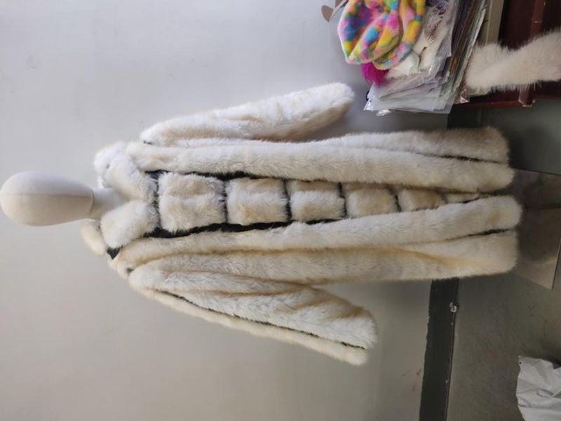 Manteau long à capuche en fourrure patchwork pour femme_voghion.com