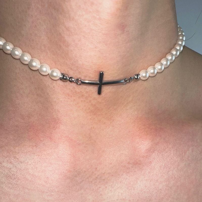 Minimalist Elegant Niche High-end Pearl Cross Splicing Necklace Fashion Unisex Design Sense Collarbone Chain_voghion.com