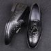 Chaussures bateau en cuir pour homme, style brogue d'automne à bout pointu et petit pompon sculpté_voghion.com