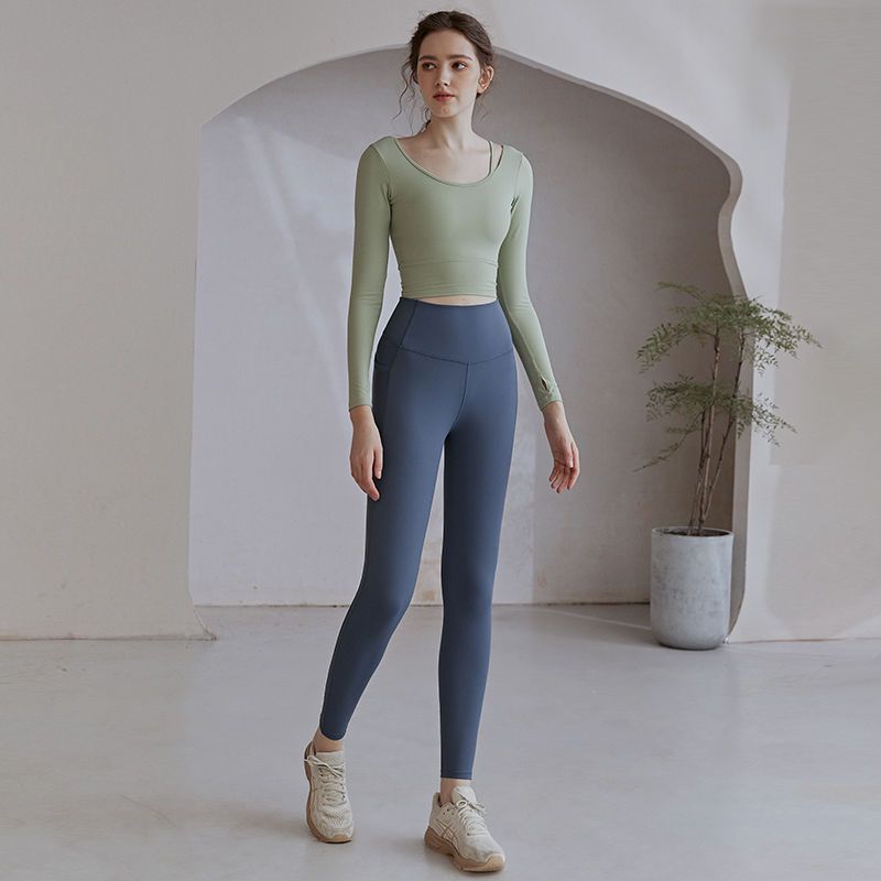 New yoga suit set for women in autumn winter with chest cushion, tight fitting and slimming fitness top, running speed_voghion.com