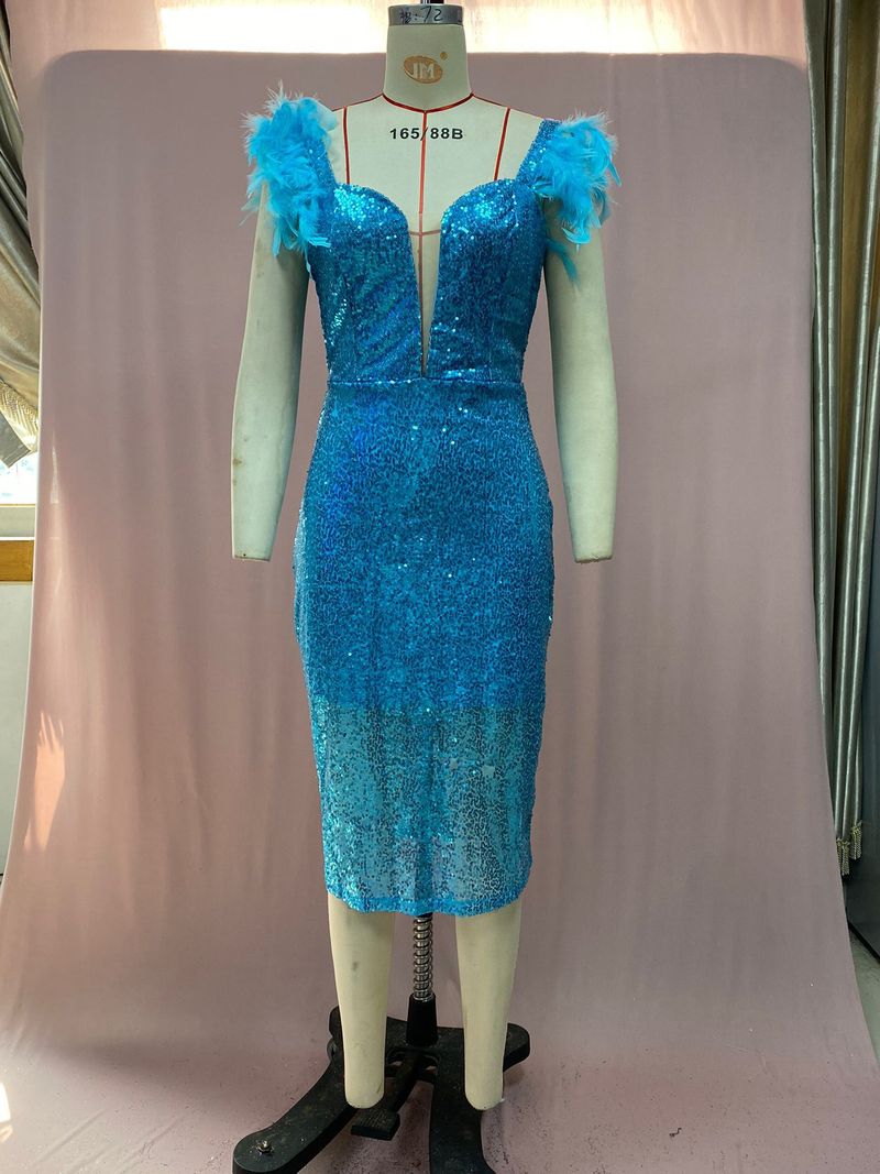 Vestito da sera sexy con paillettes e piume, senza maniche, con scollo a V profondo, primavera ed estate, nuovo da donna_voghion.com