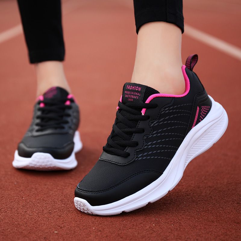 Rutschfeste Damen China-Chic Casual Sports Mittleren Alters Mutter Leder wasserdicht leichte Wanderschuhe Damen Einzelschuhe_voghion.com
